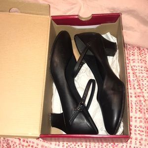 Character shoes (dance shoes)